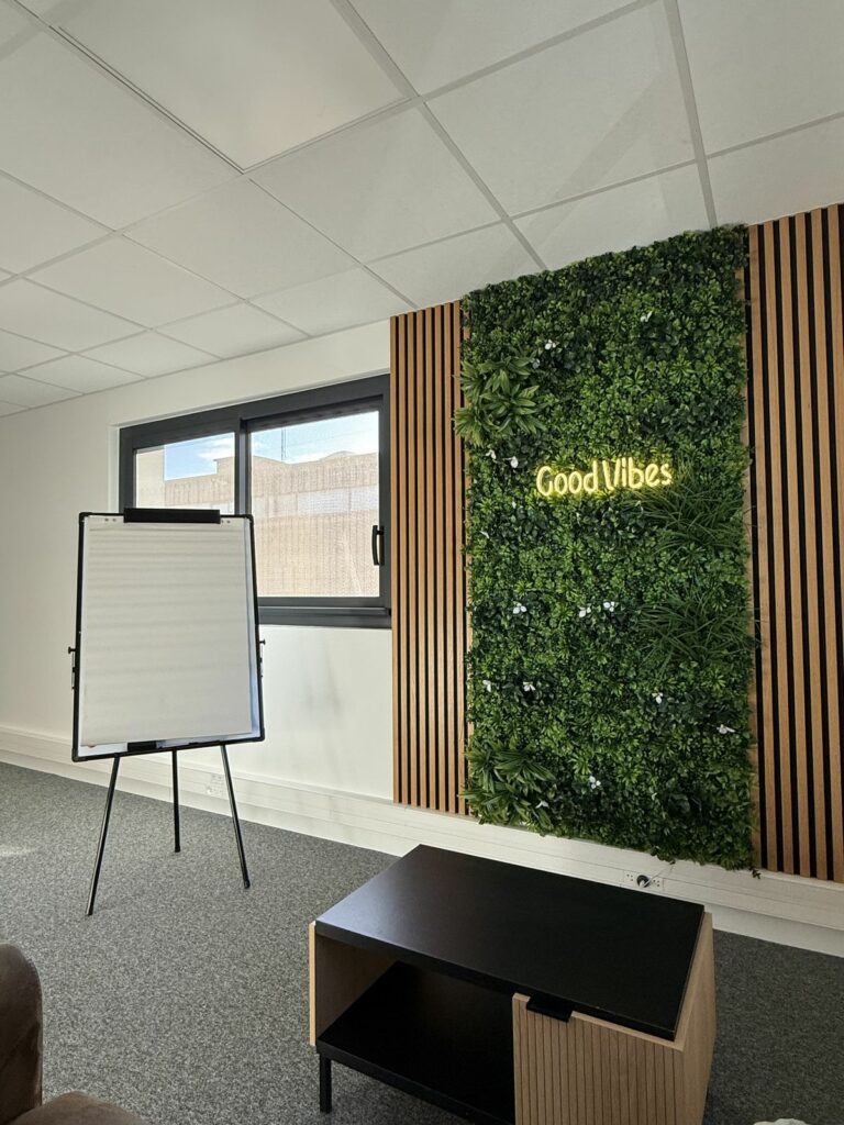 Le mur végétal « Good Vibes »