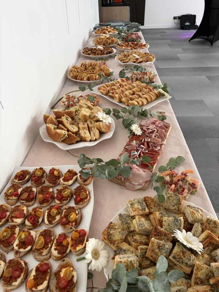 Un buffet dressé