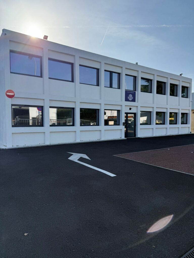 La façade d’All Place Working, 6 rue du Languedoc à Brétigny-sur-Orge