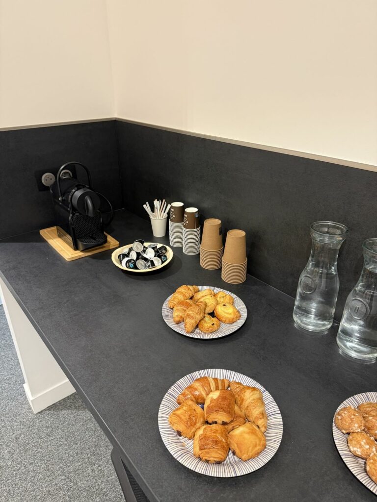 Le coin café de la salle Orbite